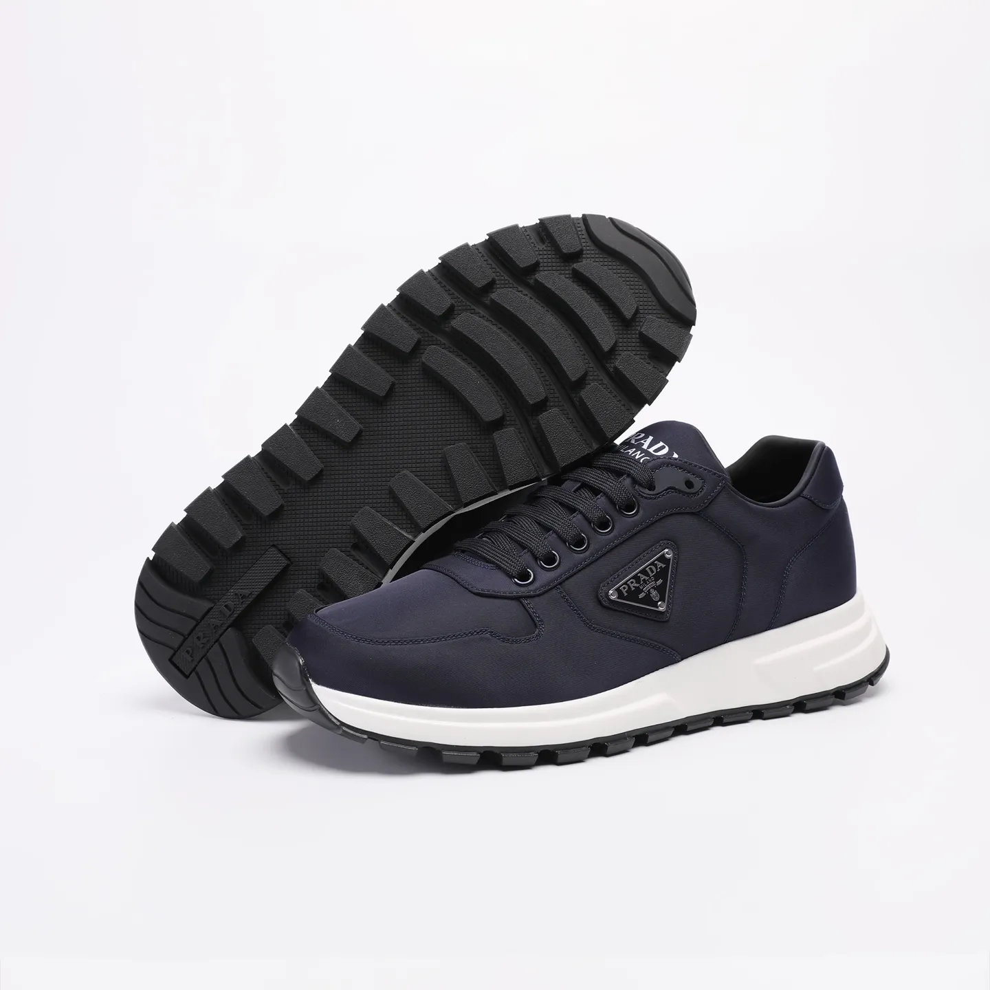 Batch 580 [PRADA] Men's shoes are popular in the counter, official website synchronization, high-quality shipments. Fabric: original cowhide with snakeskin. Lining: cowhide feet + cowhide lining. Outsole: original TPU + foam. Size: 38-46